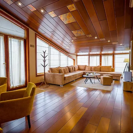 Primestay Penthouse טיראנה