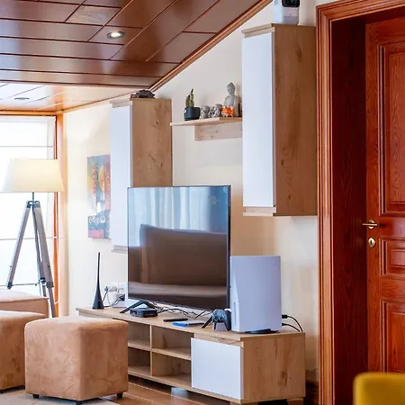 Primestay Penthouse Апартаменты Тирана