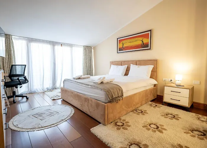 Primestay Penthouse 地拉那